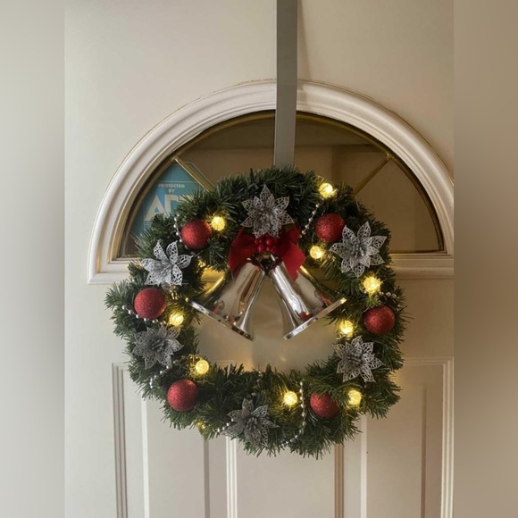 Handmade Light Up Wreath - Picture 3 of 5